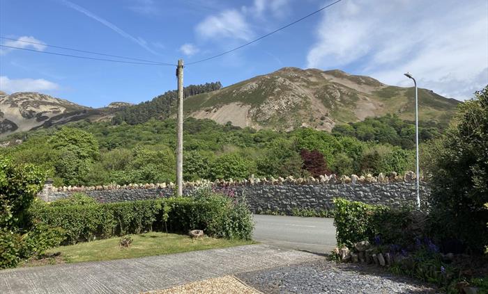 Front Step Mountain Views - Snowdonia National Park northern edge